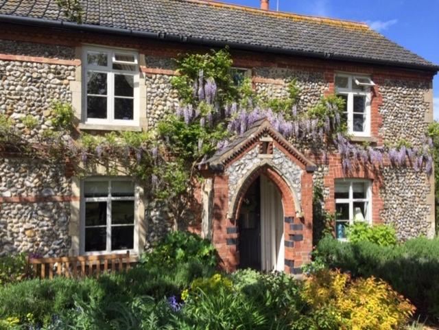 Stone Cottage Thornage Exterior photo